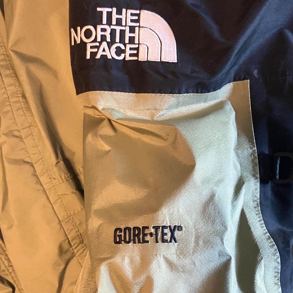 The North Face Mens Olive and Black Gortex Rain Jacket - Picture 3 of 4